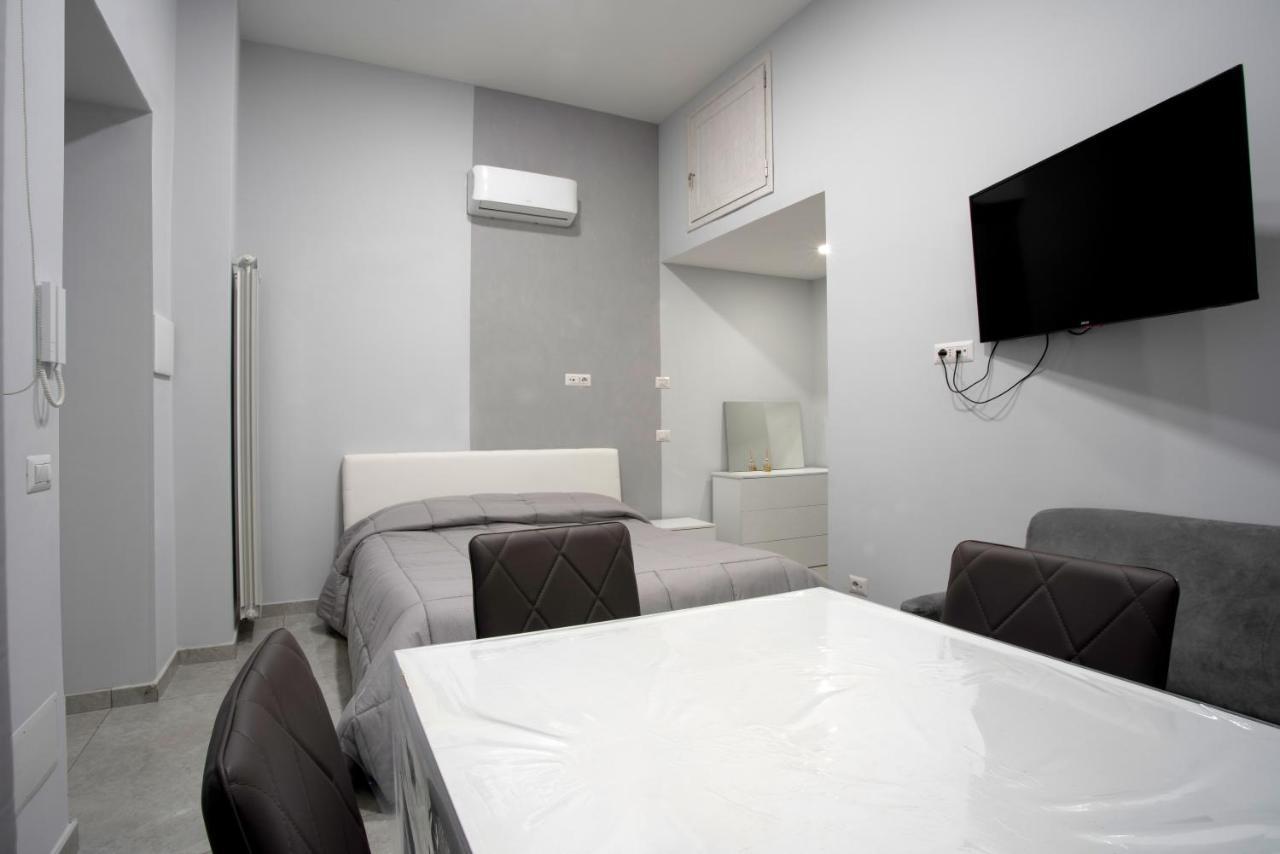 Giovi'S Apartments กาสเตลลัมมาเร ดิ สตาเบีย ภายนอก รูปภาพ