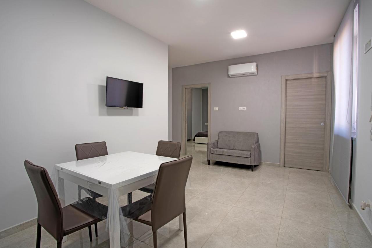 Giovi'S Apartments กาสเตลลัมมาเร ดิ สตาเบีย ภายนอก รูปภาพ