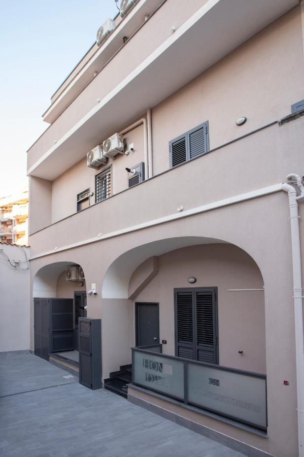 Giovi'S Apartments กาสเตลลัมมาเร ดิ สตาเบีย ภายนอก รูปภาพ